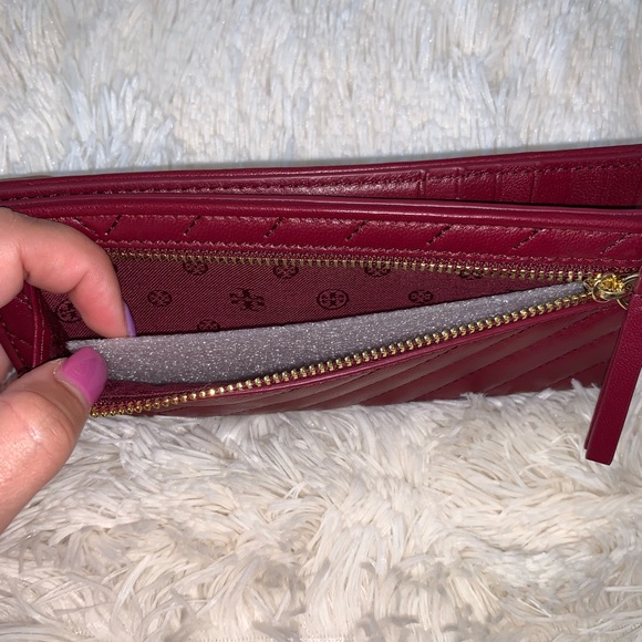 BRAND NEW Tory Burch Wallet - Picture 7 of 7